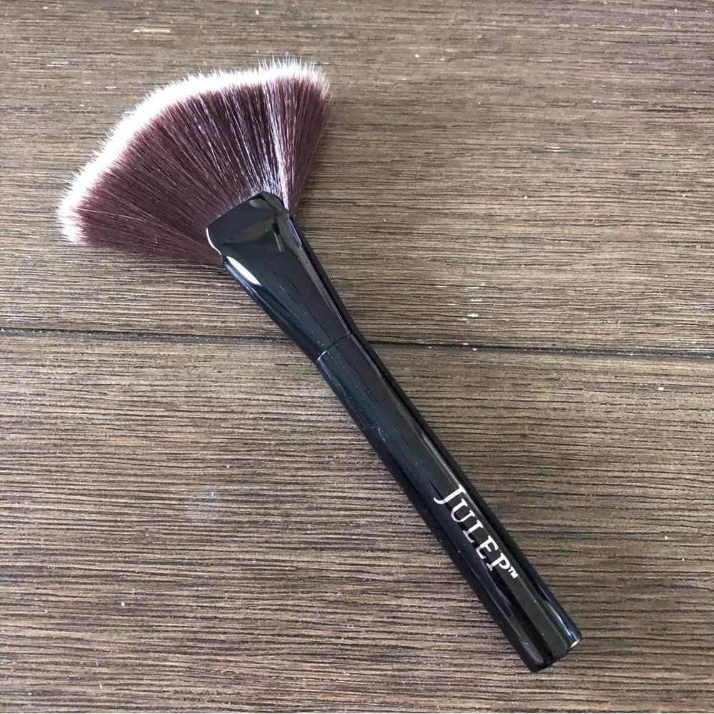 Julep Make-Up Brush: Fan Brush